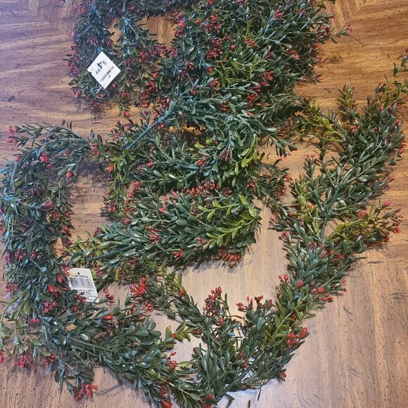 6-foot Box Holly & Berry Plastic Garland, Set of2 - Picture 3 of 5